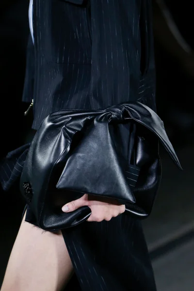 Look 75